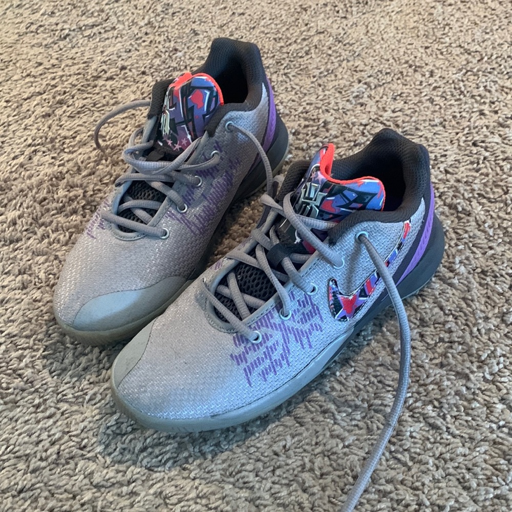 Kids Kyrie Basketball Shoes